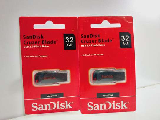 SanDisk Cruzer Blade USB Flash Drive, USB 2.0, 32GB - Black image 1