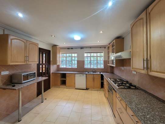 4 Bed Townhouse with Garage in Lavington image 8