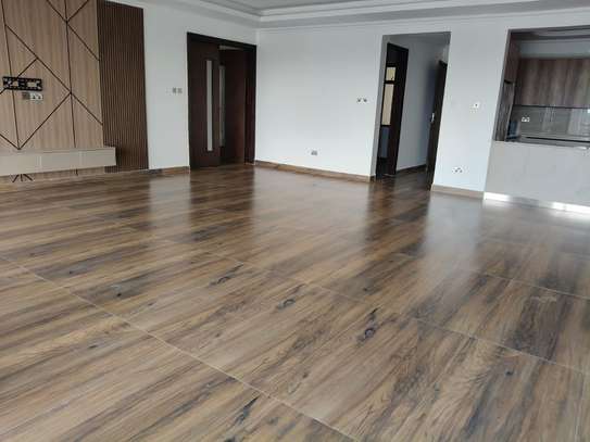 1 Bed Apartment with En Suite at Brookside image 5
