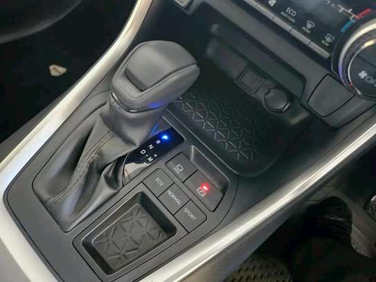 Toyota RAV4 2019 image 3