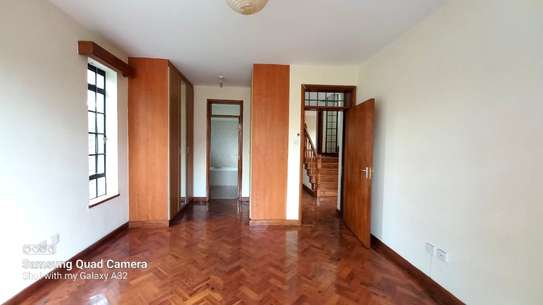 4 Bed House with En Suite in Spring Valley image 16