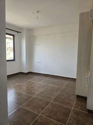 2 Bed Apartment with En Suite at 2Nd Avenue image 12