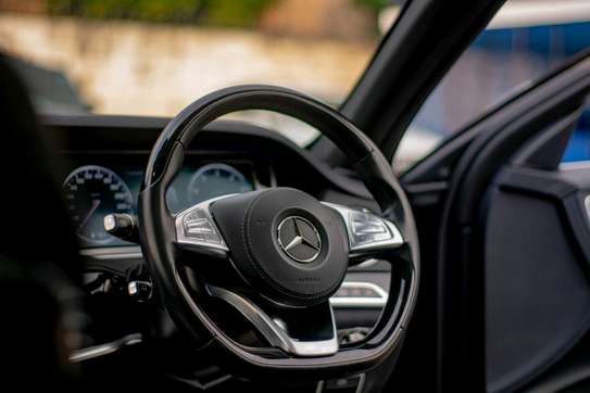 Mercedes Benz S550 image 12