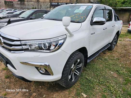 Toyota Hilux  Double cab image 1