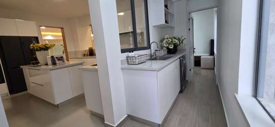 5 Bed Apartment with En Suite in Kilimani image 7