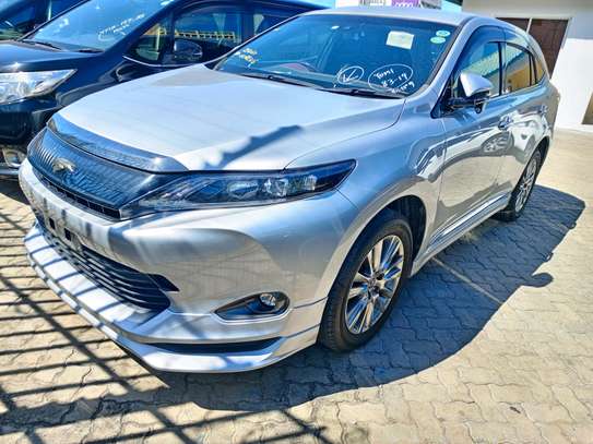 Toyota Harrier silver image 5