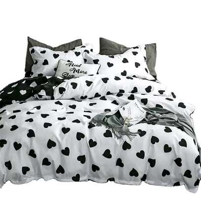 Contemporary Duvet with pillows image 3