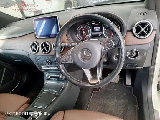 Mercedes Benz B180 with sunroof 2016model image 10