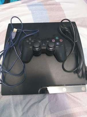 Ps3 Chipped With 10 games and 1pad image 3