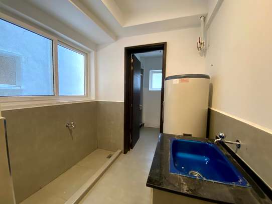 2 Bed Apartment with En Suite in General Mathenge image 8