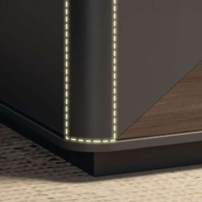 Office Desks: Executive Desk With Reversible Orientation image 6