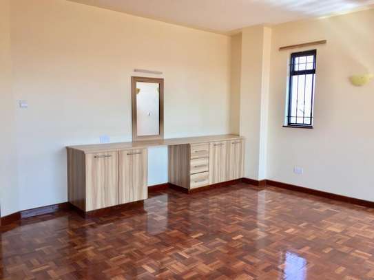 3 bedroom apartment for rent in Kilimani image 5