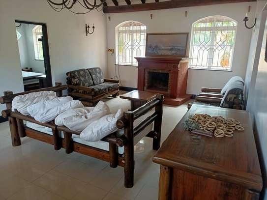 Magnificent 6 Bedrooms Townhouse on 0.8 acres In Lavington image 11
