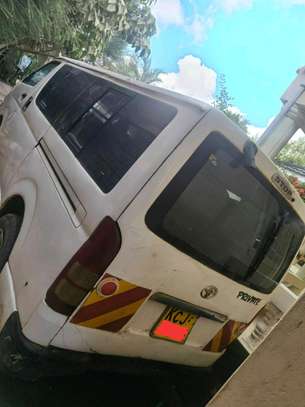 Toyota hiace 7L image 3