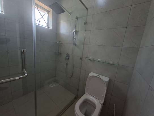Furnished 2 Bed Apartment with En Suite at Close To Un image 13