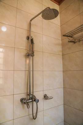 4 Bed House with En Suite in Redhill image 5
