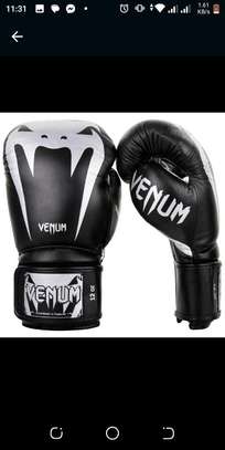 Venum Boxing gloves image 5