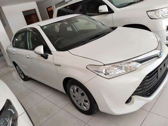Toyota Axio hybrid white colour on sale image 4