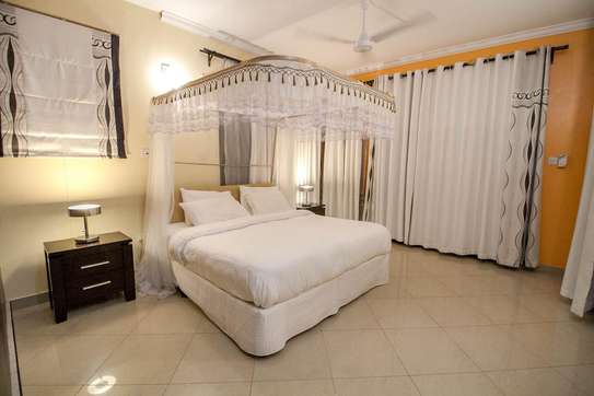 5 Bed House with En Suite in Shanzu image 17