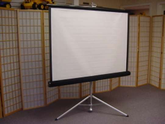 Tripod projection screen For Hire image 1