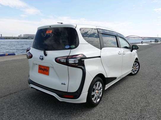 TOYOTA SIENTA HYBRID (MKOPO/HIRE PURCHASE ACCEPTED) image 11