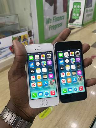 💥 Ex-US iPhone SE in Kisumu @ Kshs. 7,499 image 5