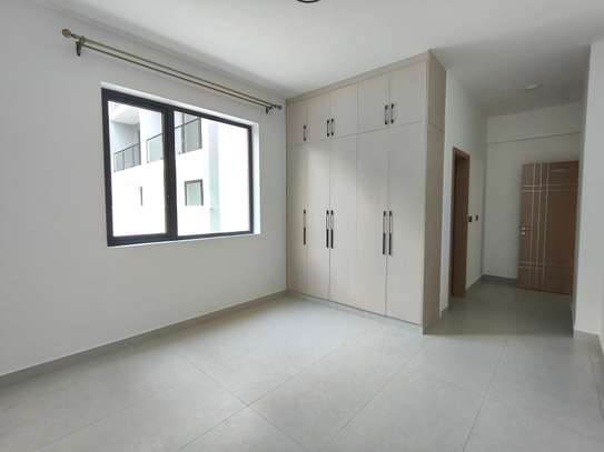3 Bed Apartment with En Suite at Brookside Drive image 18