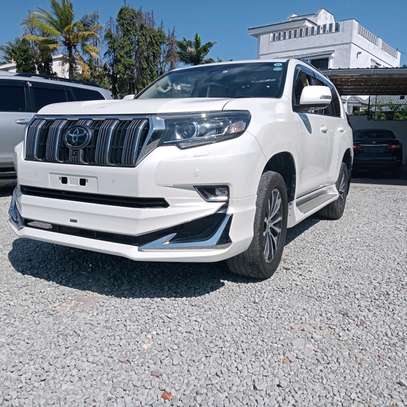 TOYOTA LAND CRUISER PRADO TXL. image 5