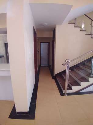 5 Bed Villa with En Suite in Lavington image 6