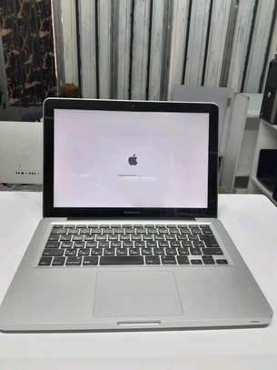 MacBook 2012 image 2