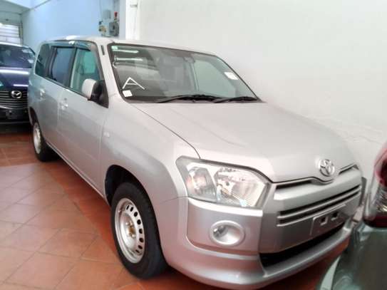 Toyota Succeed image 1