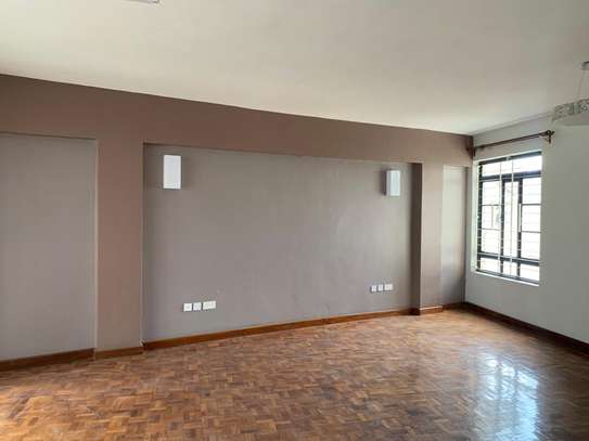 3 bedroom apartment all ensuite with a dsq in kilimani image 1