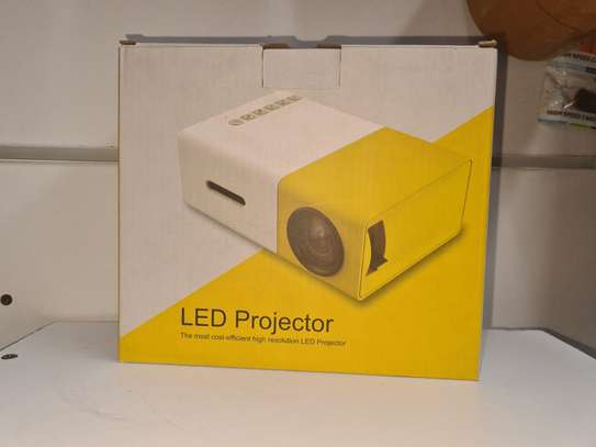 MINI LED PROJECTOR image 1