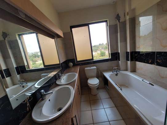 4 Bed Apartment with En Suite at Githunguri Road image 10