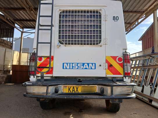 Nissan Hardbody Np300 image 7