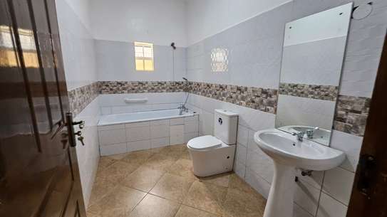3 Bed Villa with En Suite at Runda image 15