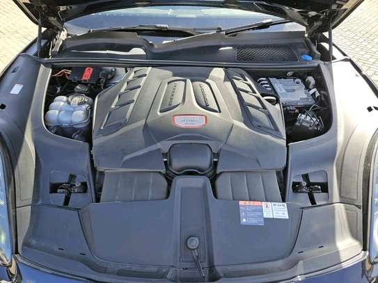 Porsche Cayenne turbo  sunroof 2019 image 4