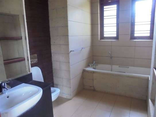 5 Bed House with En Suite at Off Panafric Insurance Avenue image 15