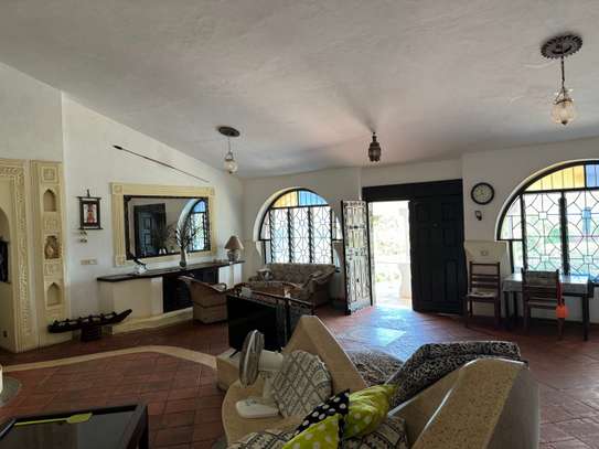 4 Bed Villa with En Suite at Bofa Beach image 6