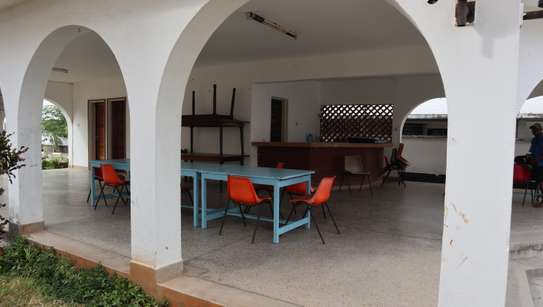 10 Bed Villa with Aircon at Nyali image 13