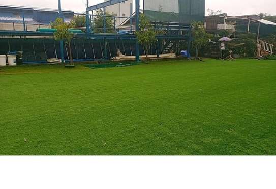 Quality grass carpets. image 2