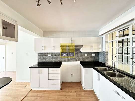 4 Bed Apartment with En Suite in Kilimani image 9
