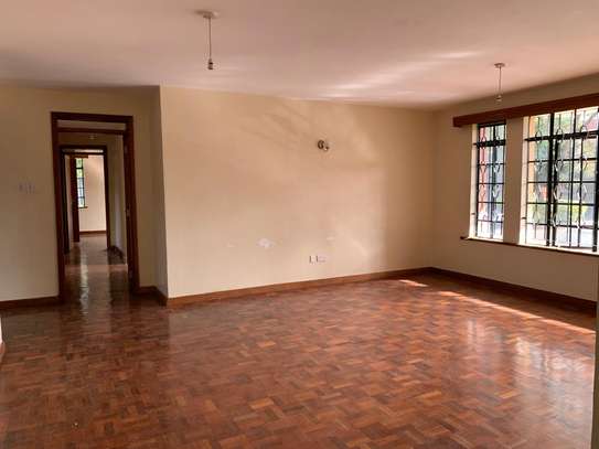 3 bedroom apartment all ensuite with Dsq available image 2