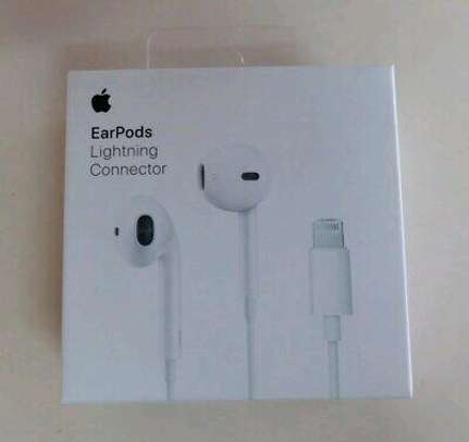 Earpods with lighting connector image 1