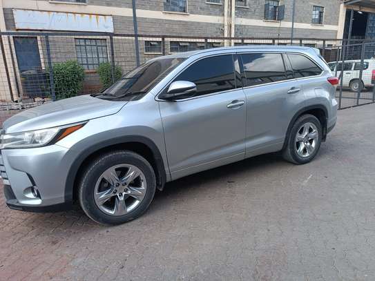 TOYOTA KLUGER FOR SALE image 2