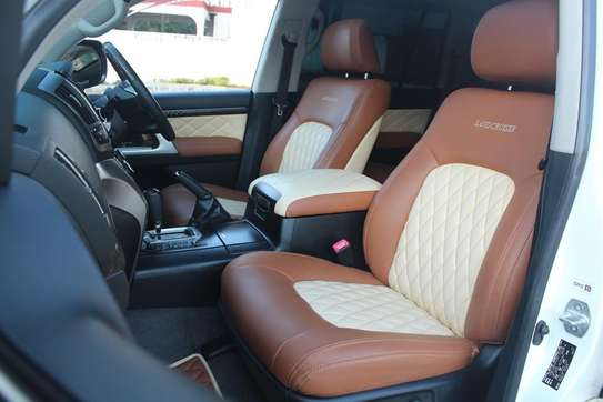 Toyota Landcruiser ZX 2014 60,000 Kms image 14