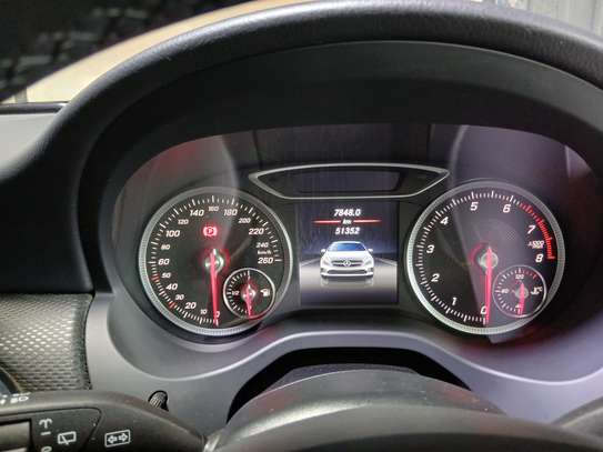 Mercedes benz A180 Red image 3