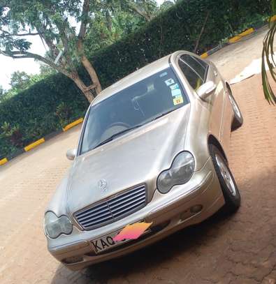 Mercedes-Benz C200 Kompressor image 2