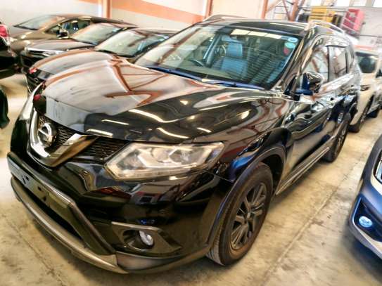 Nissan Xtrail metallic black image 2