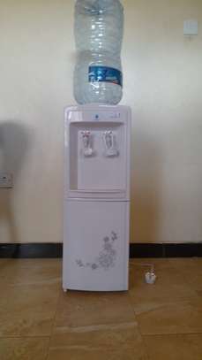 Nunix water dispenser image 1